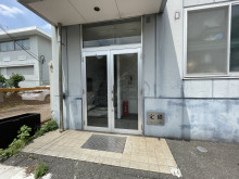 オフィスビル出入口