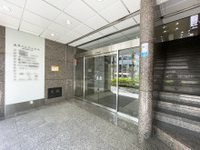 オフィスビル出入口