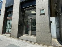 オフィスビル出入口