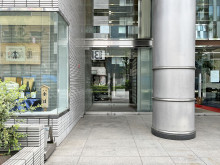 オフィスビル出入口