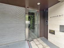 オフィスビル出入口