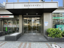 オフィスビル出入口