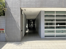 オフィスビル出入口