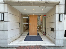 オフィスビル出入口