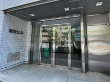 オフィスビル出入口