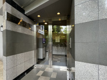 オフィスビル出入口