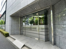 オフィスビル出入口