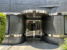 オフィスビル出入口