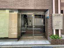 オフィスビル出入口