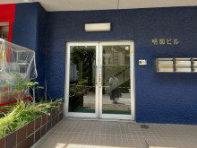 オフィスビル出入口