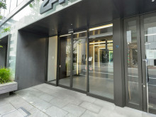 オフィスビル出入口