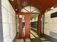 オフィスビル出入口