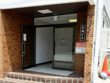 オフィスビル出入口