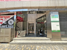 オフィスビル出入口