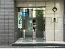 オフィスビル出入口