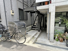 オフィスビル出入口