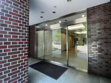 オフィスビル出入口