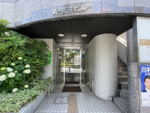 オフィスビル出入口