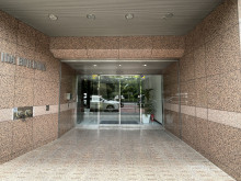 オフィスビル出入口