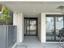 オフィスビル出入口