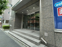 オフィスビル出入口