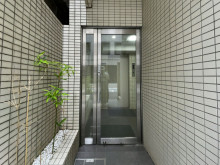 オフィスビル出入口