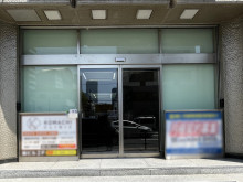 オフィスビル出入口