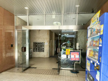 オフィスビル出入口