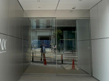 オフィスビル出入口