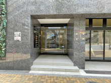 オフィスビル出入口