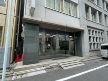 オフィスビル出入口