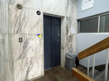 エレベーター(1基)