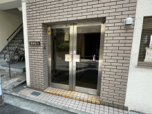 オフィスビル出入口