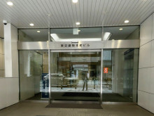 オフィスビル出入口