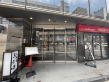 オフィスビル出入口