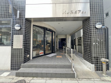 オフィスビル出入口