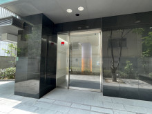 オフィスビル出入口