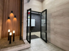 オフィスビル出入口