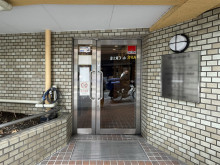 オフィスビル出入口