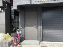 オフィスビル出入口