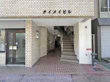 オフィスビル出入口