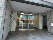 オフィスビル出入口