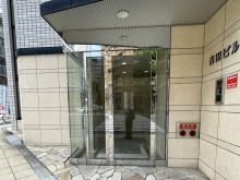 オフィスビル出入口