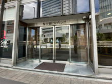 オフィスビル出入口