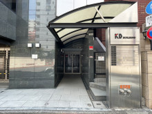 オフィスビル出入口