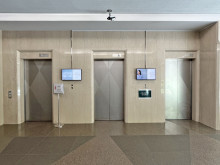 エレベーター(3基)