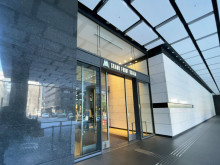 商業施設出入口