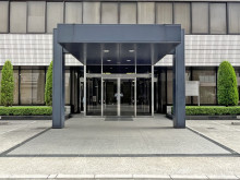 オフィスビル出入口