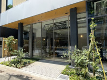 オフィスビル出入口