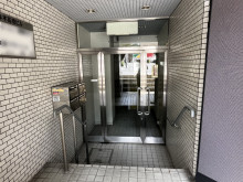 オフィスビル出入口